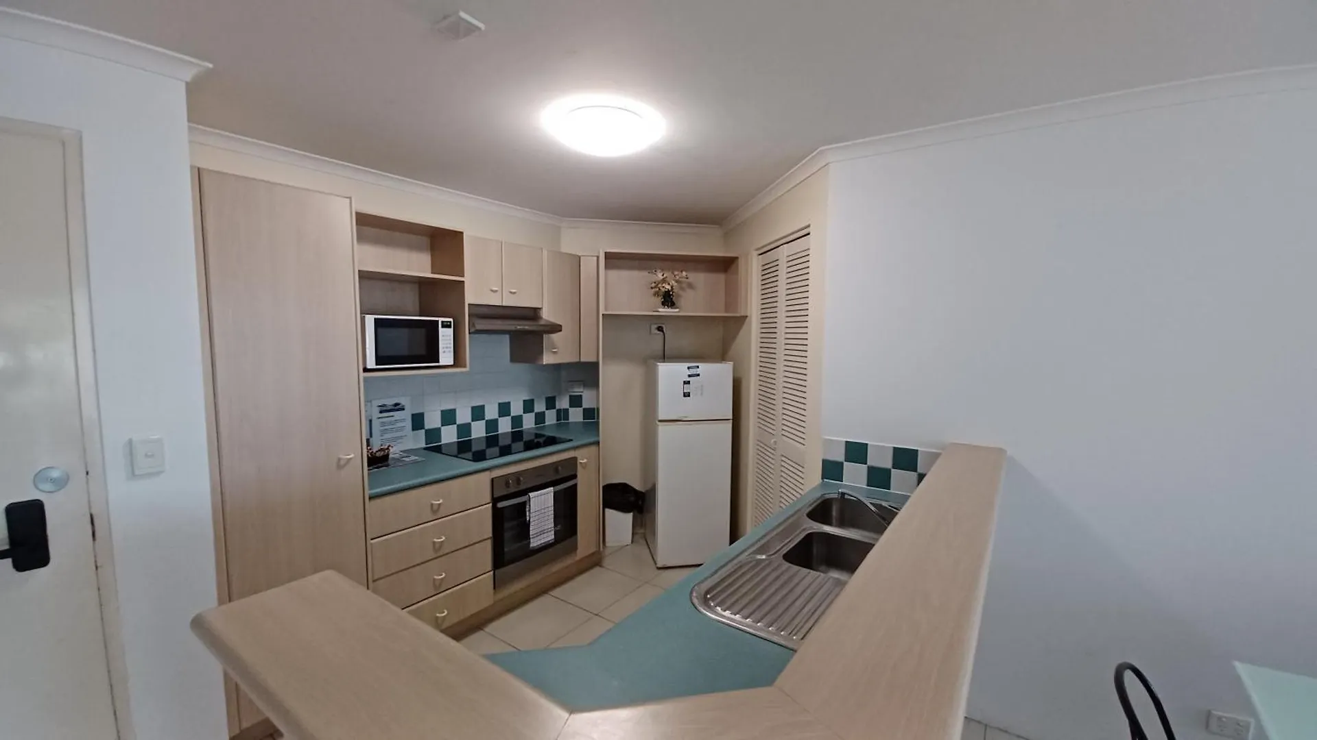 Blue Waters Apartments Gold Coast Aparthotel